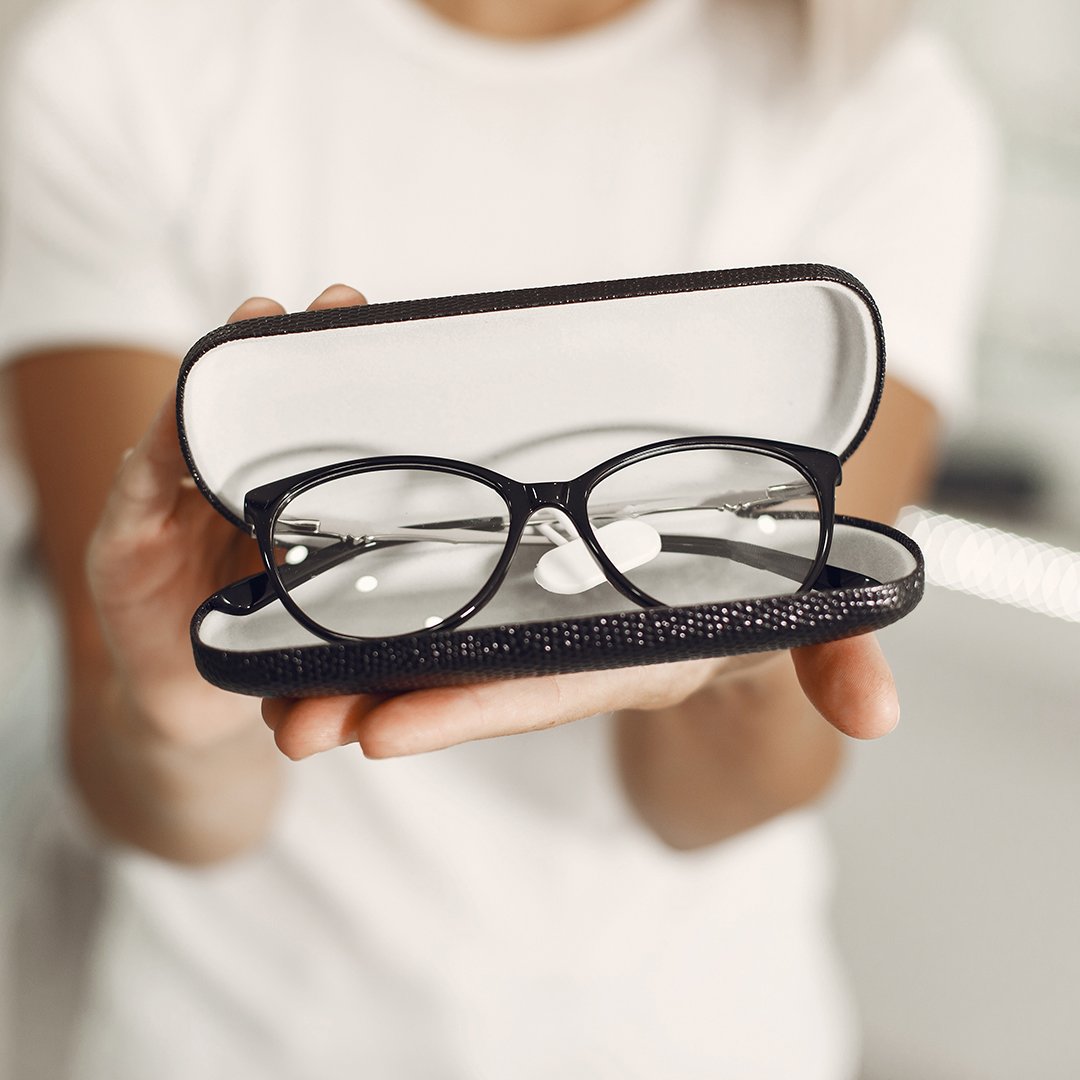 Gözlüklerimizi Neden Kutusunda Saklamalıyız ?